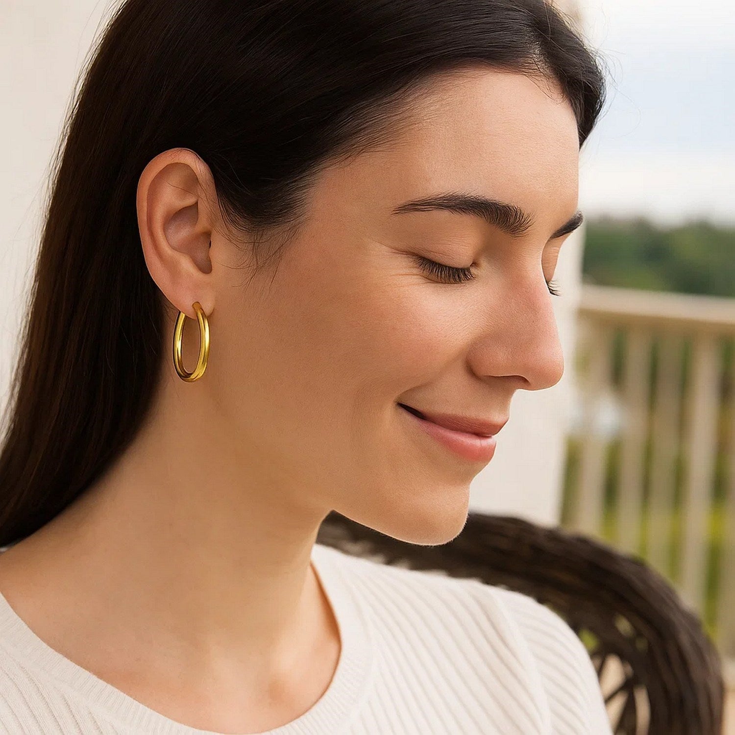 14k Yellow Gold Polished Hoop Earrings (4x30 mm)