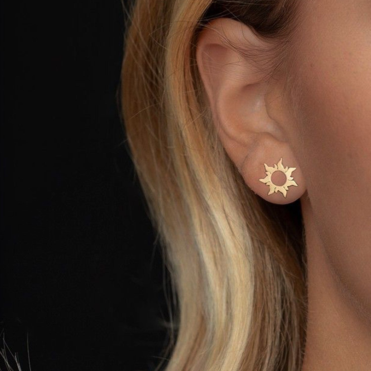 14K Yellow Gold Flaring Sun Post Earrings