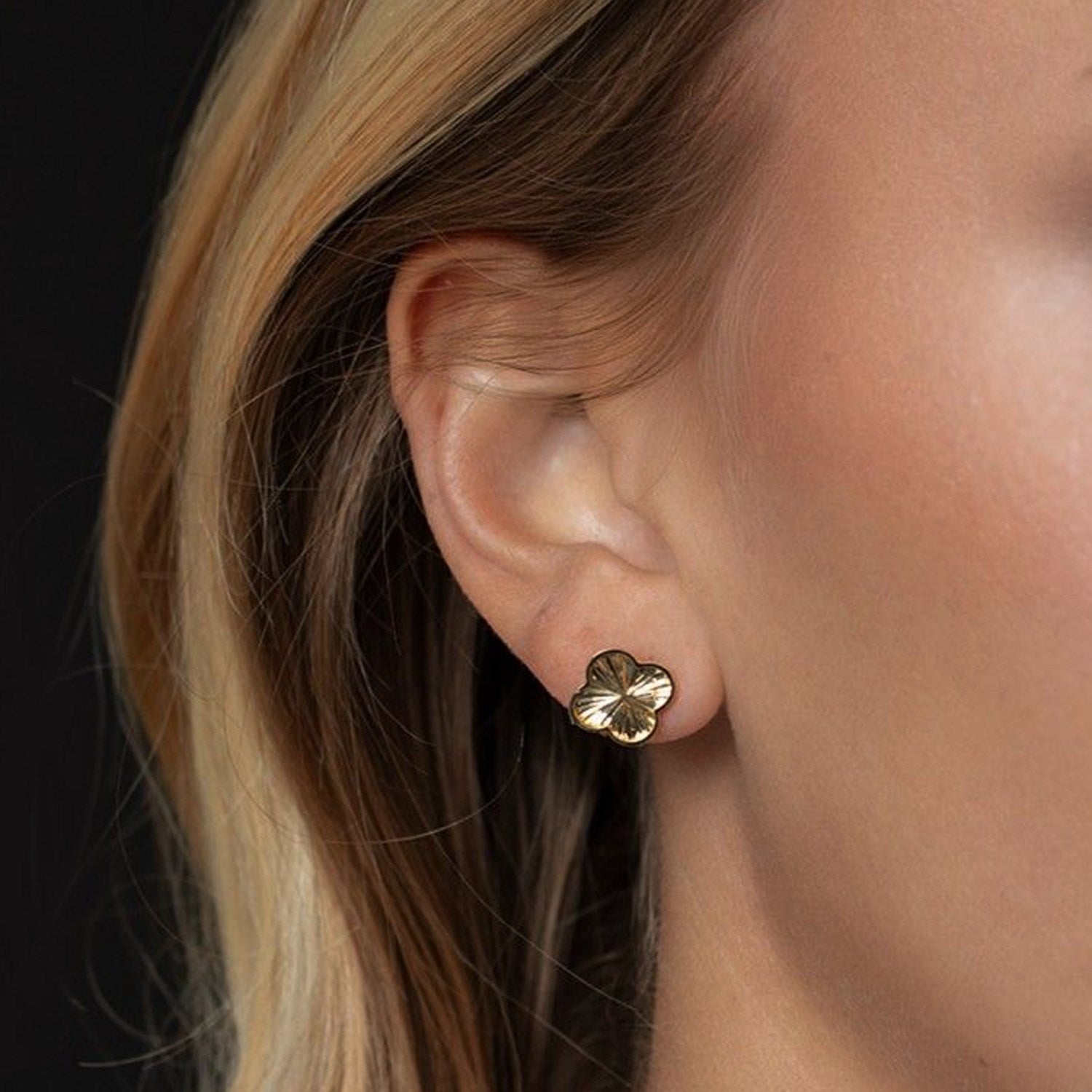 14K Yellow Gold Radiating Clover Earrings