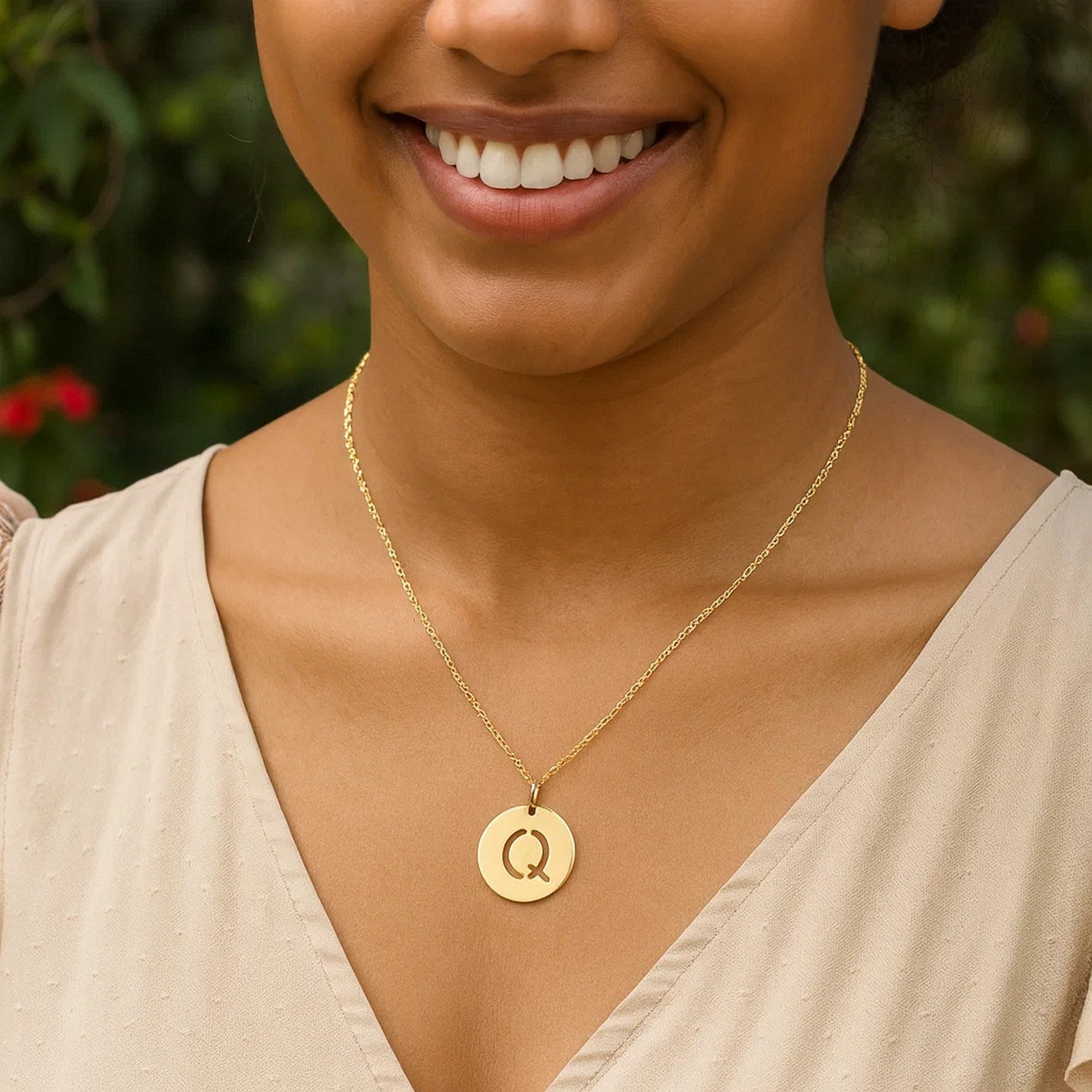 14K Yellow Gold Disc Initial Q Pendant